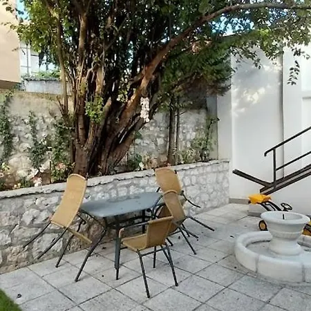 Apartment In Old Town 2 *