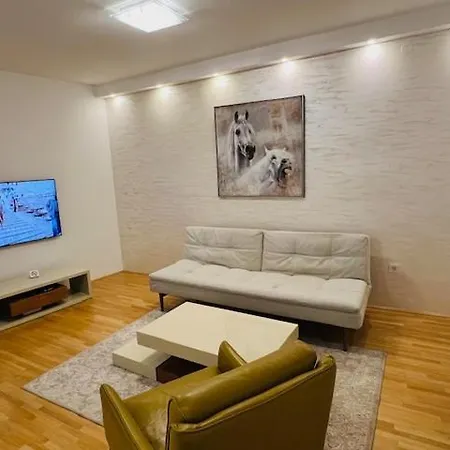 In Old Town 2 * סראייבו